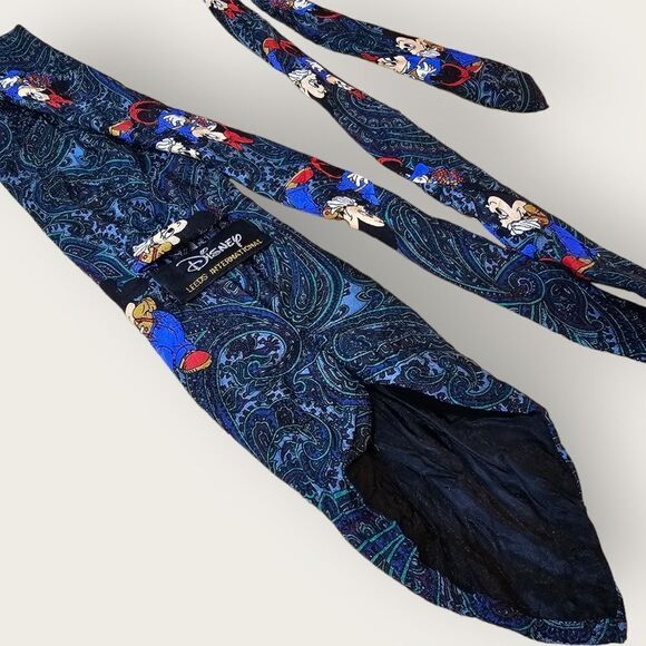 Disney Leeds International Mickey Minnie Blue Paisley Silk Tie - Picture 3 of 6
